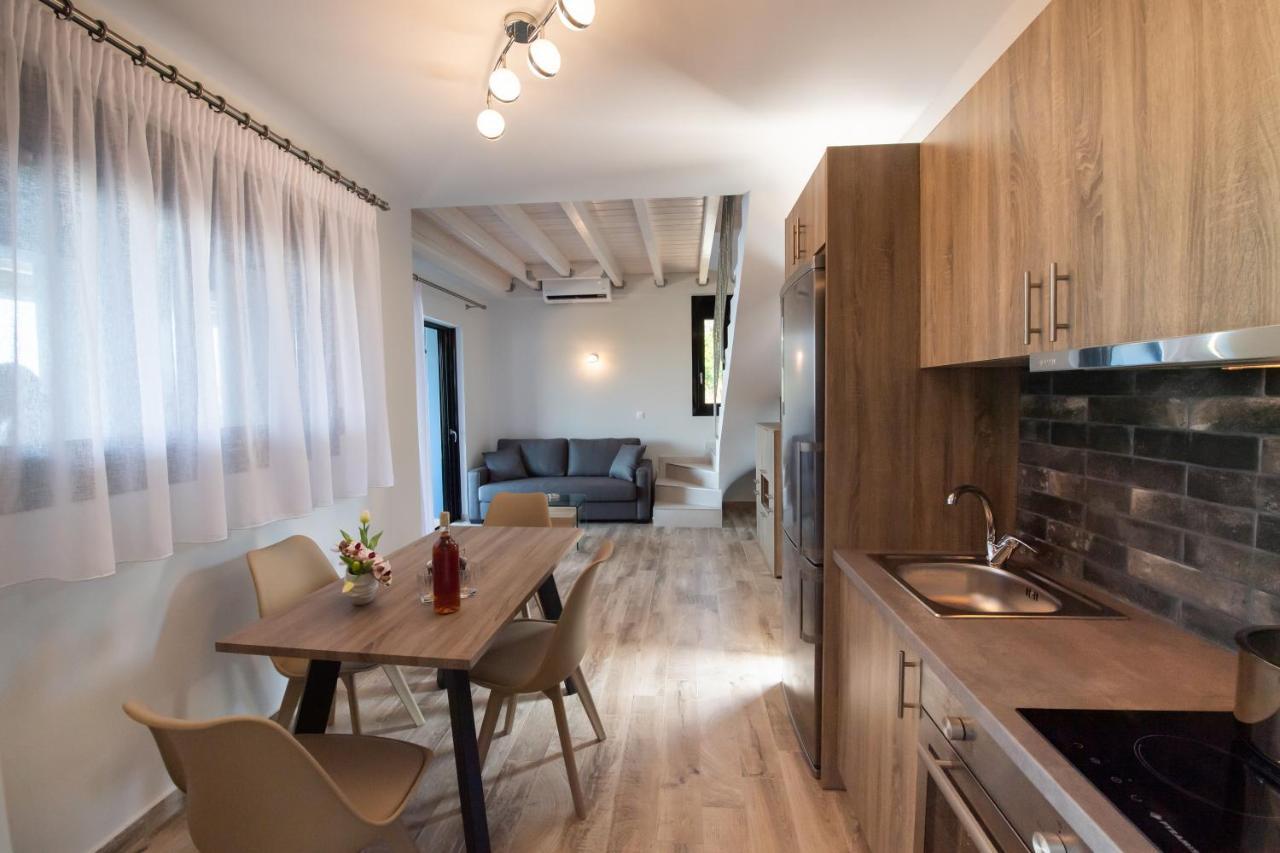 Blue House Luxury Apartment Никиана Екстериор снимка