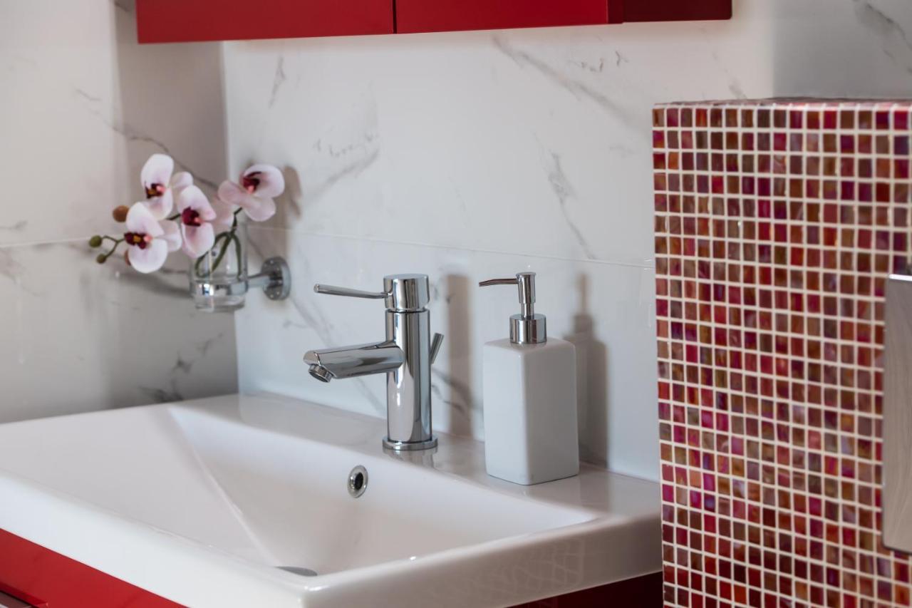 Blue House Luxury Apartment Никиана Екстериор снимка