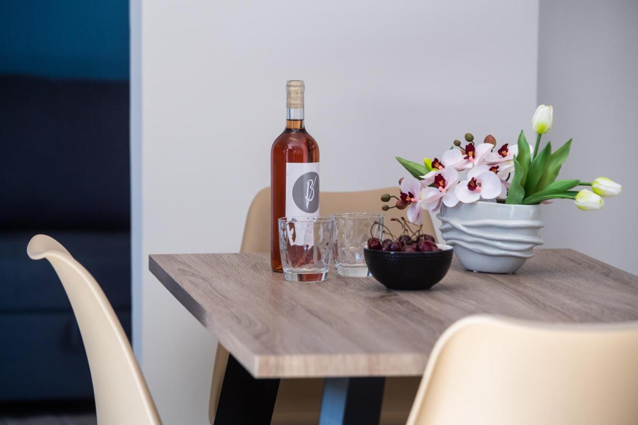 Blue House Luxury Apartment Никиана Екстериор снимка