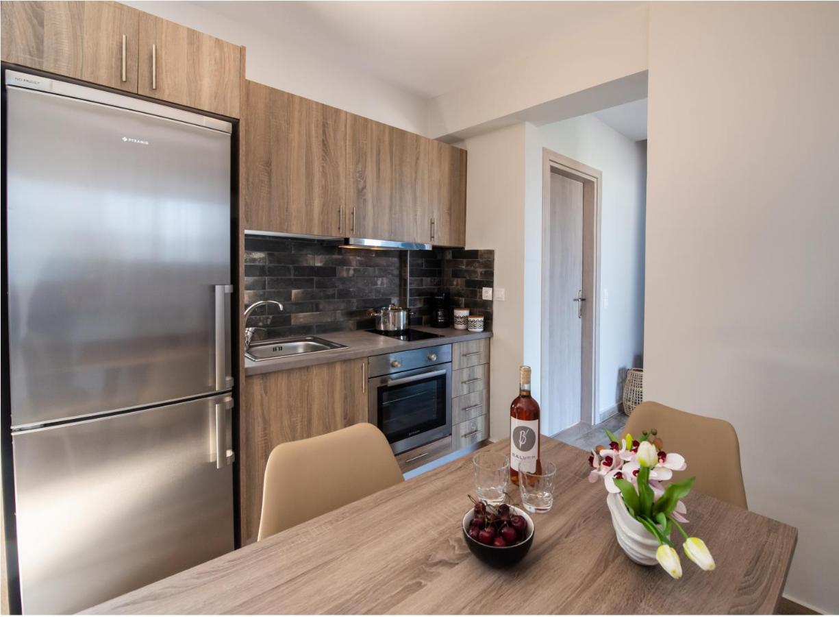 Blue House Luxury Apartment Никиана Екстериор снимка