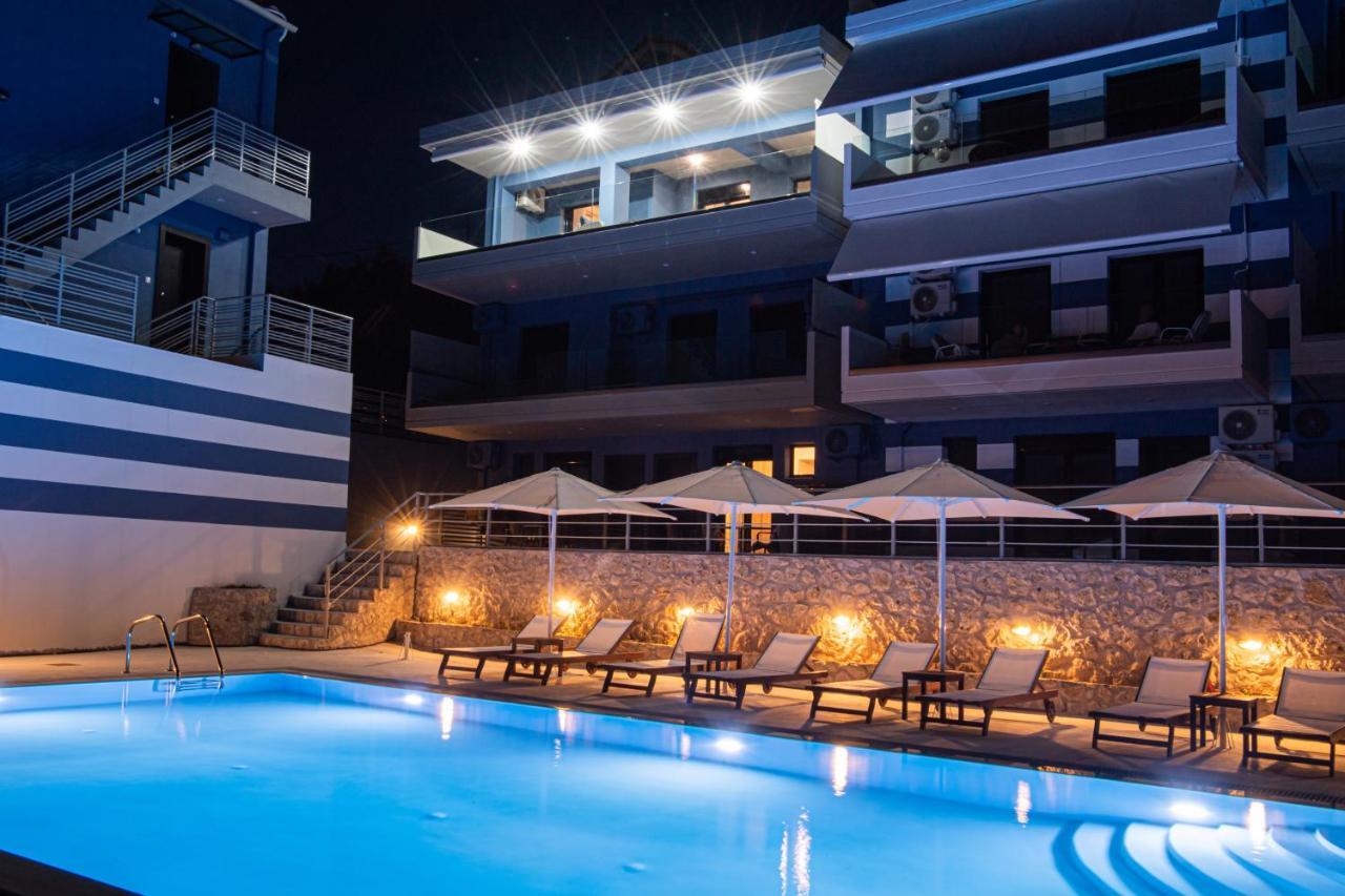 Blue House Luxury Apartment Никиана Екстериор снимка